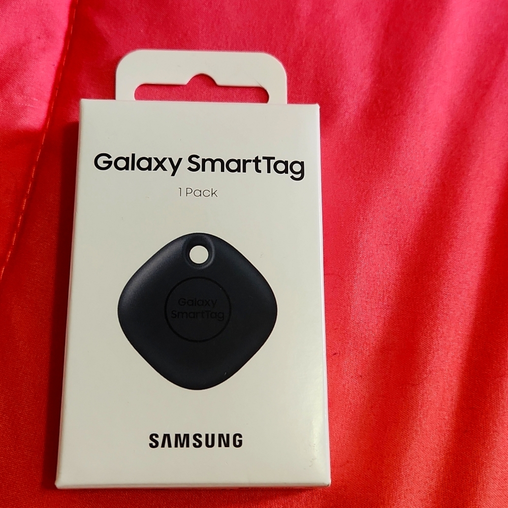 BNIB Samsung galaxy SmartTag